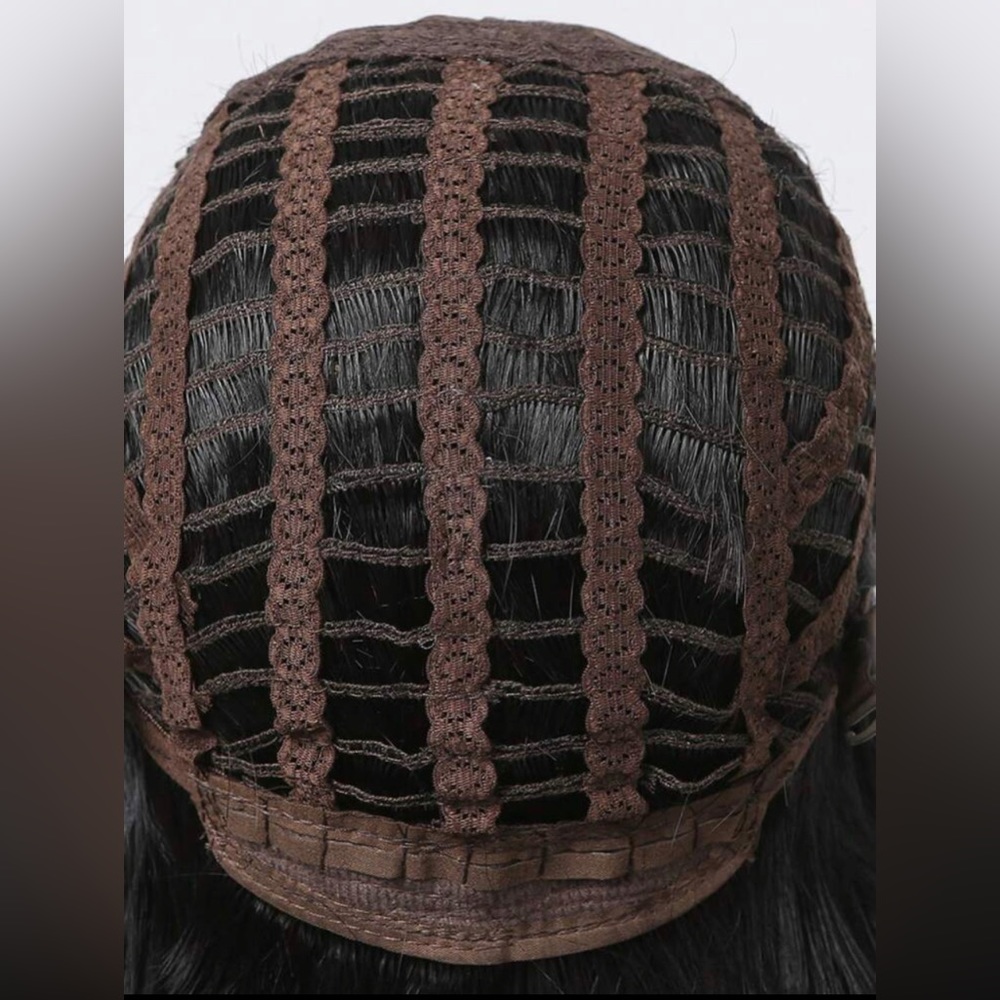 Natural black, synthetic 24 inch wig - Picture 7 of 9